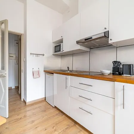 Apartament Un Pied A Terre Avec Terrasse A La Cathedrale - Nuit A